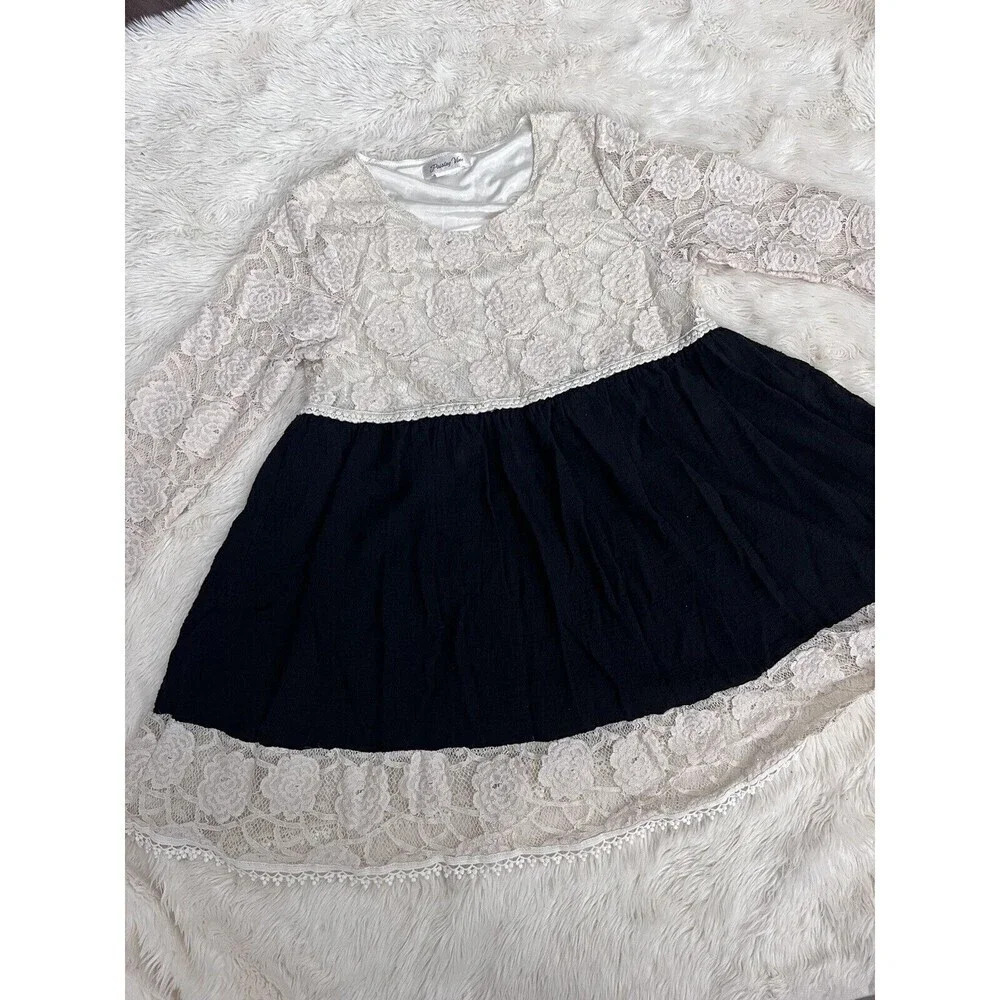 Paisley Vine Black and Cream Mini Dress lace size Medium Boutique Brand Stretch